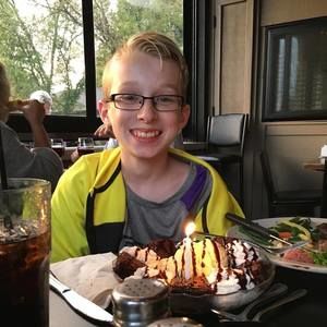 Meet your Posher, Emmit